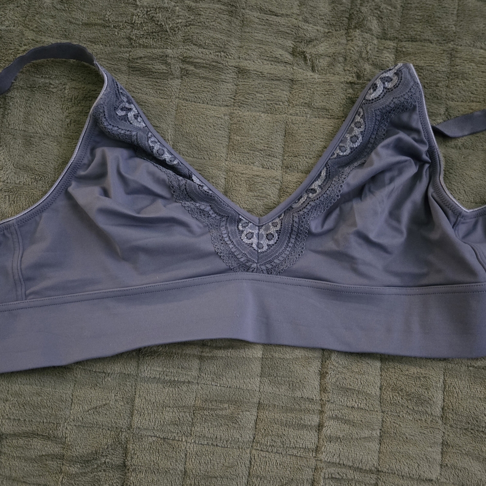 Women's Lace Trim Bralette - Gray